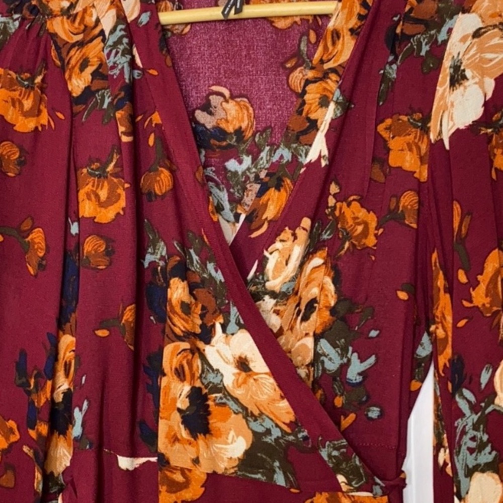 HD in Paris | Anthro Ruby Floral Gail Surplice Wrap Blouse - Picture 9 of 12